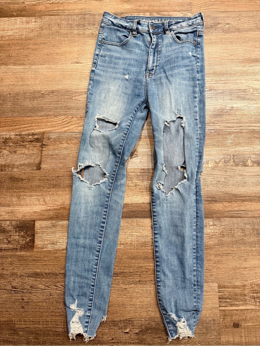 American Eagle Outfitters Light Blue Distressed Skinny Jeans